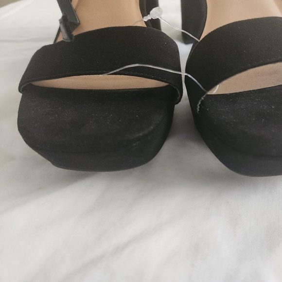 Women's Torrid Faux Black Suede w Ankle Strap Block Heel Platform Shoes 10.5 ww - Picture 15 of 15